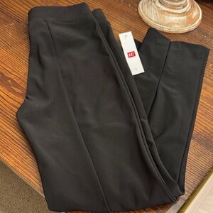 IC COLLECTION Black slim leg pants. Small pull on
